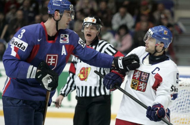 Prví traja Slováci z NHL sú už pre olympiádu v Pekingu potvrdení. Ako sa rozhodne Zdeno Chára?