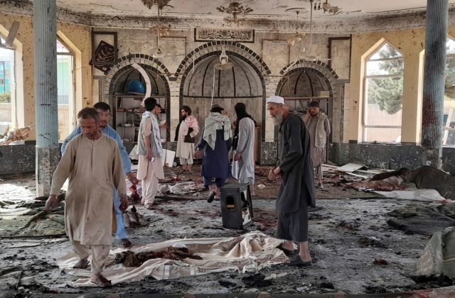 Mešitou v severoafganskom Kundúze otriasol výbuch, zomrelo najmenej sto ľudí