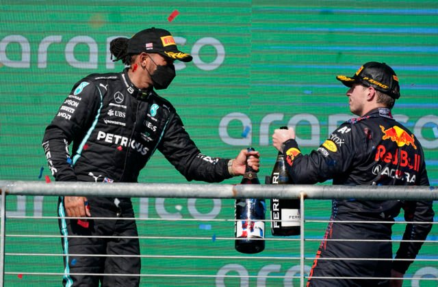 Nudu v seriáli F1 vystriedalo vzrušenie, taká rivalita ako medzi Verstappenom a Hamiltonom tu dlho nebola