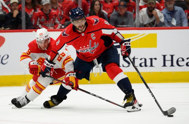 Hokejisti Washington Capitals majú za sebou v novej sezóne NHL osem zápasov, Ovečkin má už 15 bodov (video)