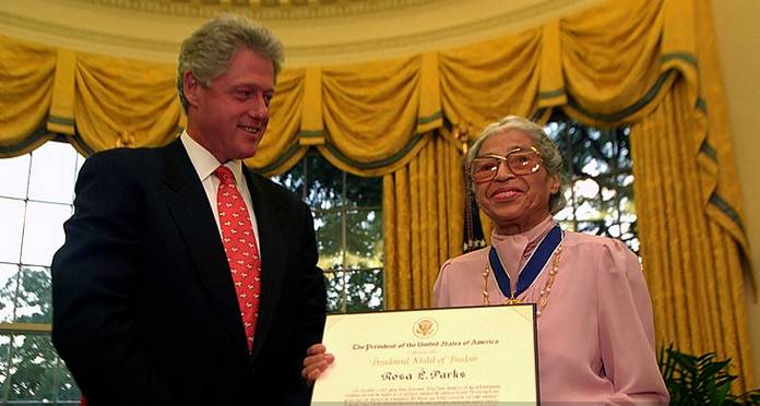 Slávne ženy: Rosa Parks bola zatknutá za to, že neuvoľnila miesto v autobuse belochovi