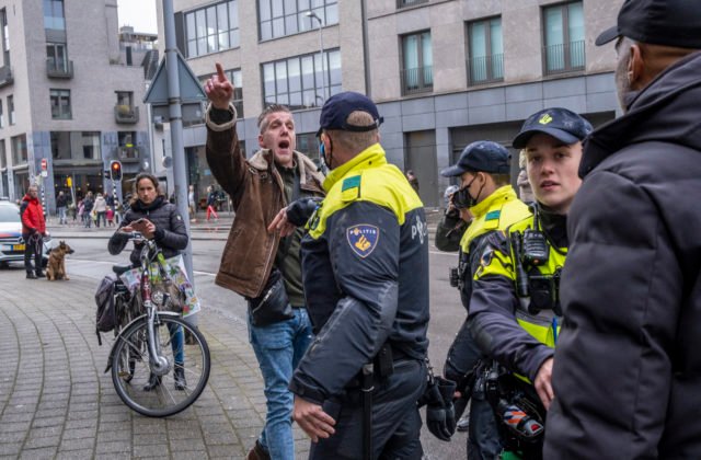 Holandsko zavádza čiastočný lockdown, obmedzenie má trvať niekoľko týždňov