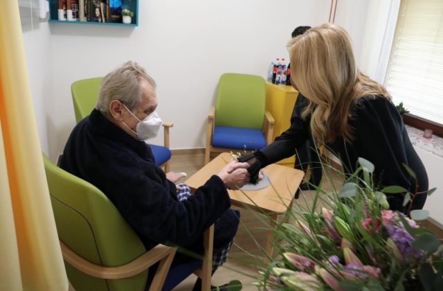 Prezidentka Čaputová navštívila hospitalizovaného Zemana, popriala mu veľa síl a rýchle zotavenie
