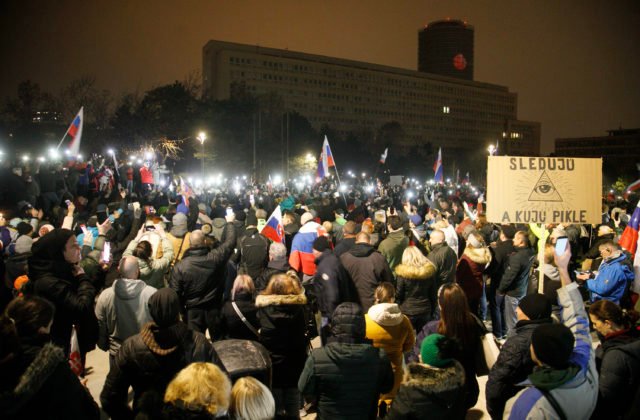 Protesty v Bratislave (17. november): Ohlásených je desať zhromaždení (foto)