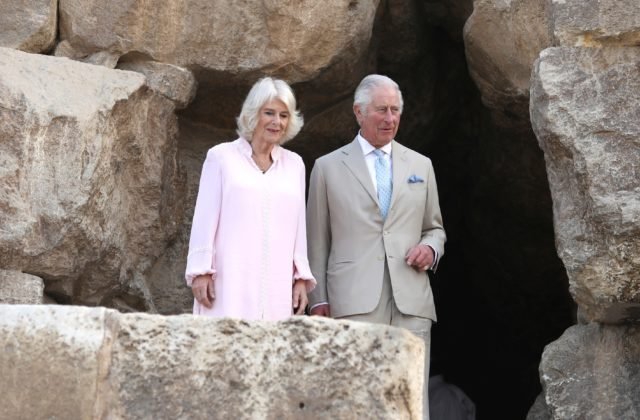 Britský princ Charles s manželkou Camillou navštívili po pätnástich rokoch Káhiru