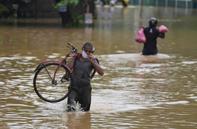 Povodne v Indii si vyžiadali obete na životoch, desiatky osôb sú stále nezvestné