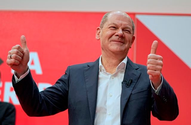 Scholzova SPD schválila dohodu o novej nemeckej vláde, po 16 rokoch tak Merkelovej éra skončí