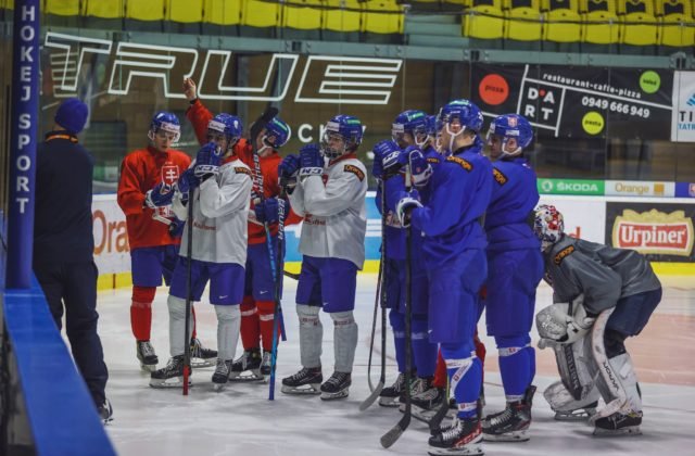 Slováci dorazili do dejiska MS v hokeji do 20 rokov, po náročnej ceste skončili v izolácii