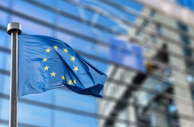 Európska únia iniciovala ochranu práv malých investorov