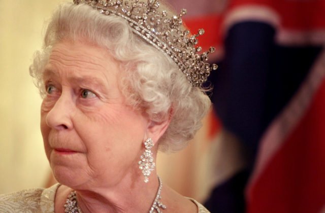 Kráľovná Alžbeta II. pre pandémiu poruší tradíciu, Vianoce nestrávi na typickom mieste