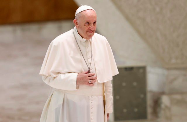Pápež František adresoval v prejave odkaz vatikánskym kardinálom a biskupom, vyzval ich na prijatie pokory