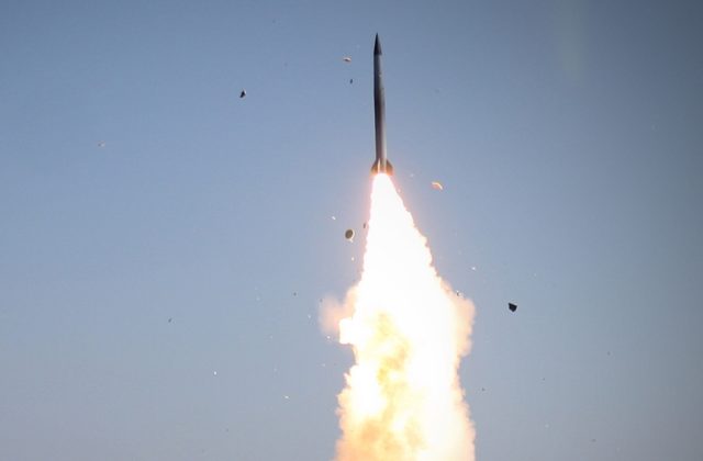 Estónci obvinili Rusko, že proti nim podniká simulované raketové útoky. Obávajú sa, že situácia je vážna
