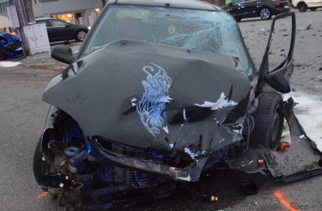 Vodič Citroënu nedal v Malackách prednosť druhému autu a spôsobil nehodu, javil známky požitia drog (foto)