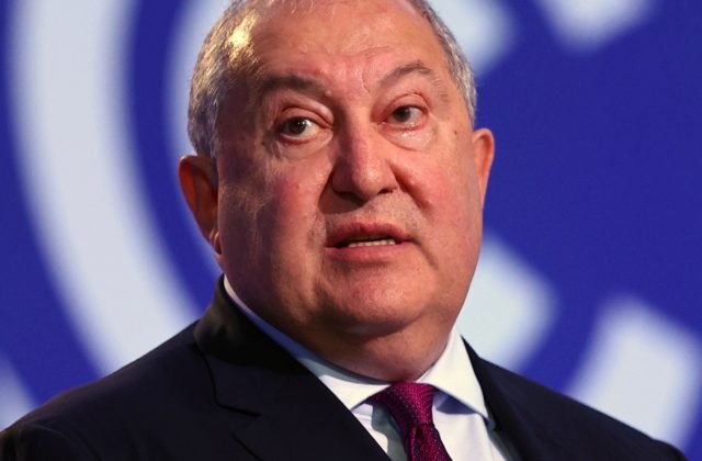 Arménsky prezident Sarkisjan odstúpil. Vadilo mu, že jeho úrad nemá žiadne právomoci