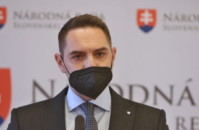 Gyimesi skritizoval mienkotvorné média, novinári podľa poslanca strašia maďarskou inváziou na Slovensko