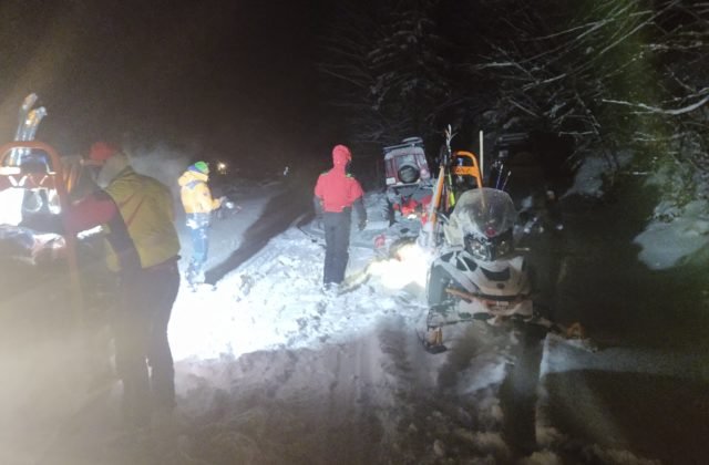 Štyrom mladým turistom museli ísť na pomoc záchranári, cestou na Kráľovú studňu ich prekvapilo zlé počasie