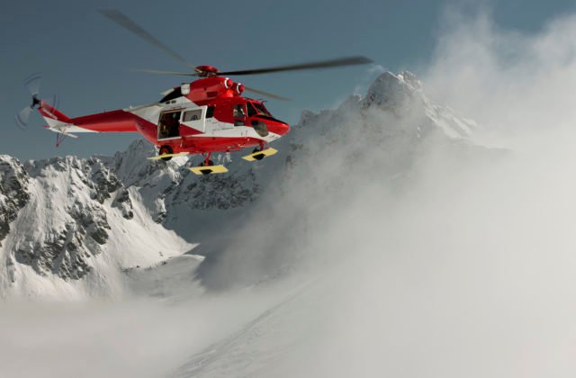 Na horách stále platí 3. stupeň lavínového nebezpečenstva, svoju úlohu pri tom zohrá aj silný vietor