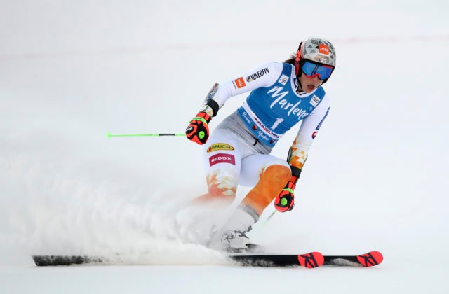 Petra Vlhová odštartuje obrovský slalom na olympiáde v Pekingu s číslom jeden, Mikaela Shiffrinová so sedmičkou