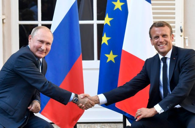 Macron dúfa, že práve jeho stretnutie s Putinom pomôže zabrániť vojnovému konfliktu na Ukrajine