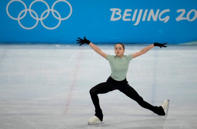 Machyniakovej v olympijskej štafete „zamrzli“ ruky a Paulína Fialková sa na trať ani nedostala