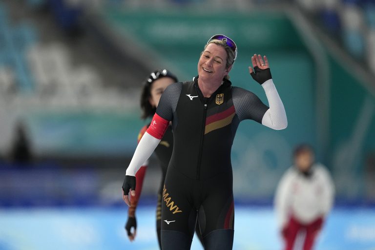 Kramer sa po 17 rokoch rozlúčil s kariérou rýchlokorčuliara, Pechsteinová bola najstaršou športovkyňou v Číne