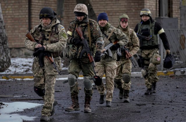 Ukrajinskí vojaci naďalej bojujú v Donbase, Rusku spôsobujú značné straty