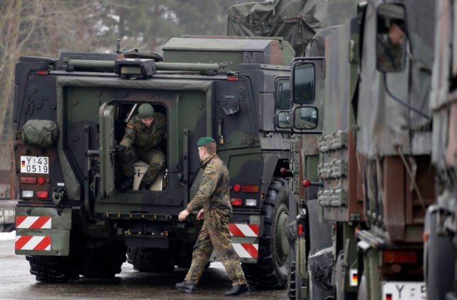 Tridsaťtisíc vojakov členských krajín NATO je na cvičení v Nórsku, Rusko odmietlo byť pozorovateľom