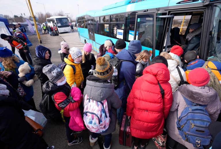Počas soboty prešlo slovenskými hraničnými priechodmi takmer 3 300 ľudí