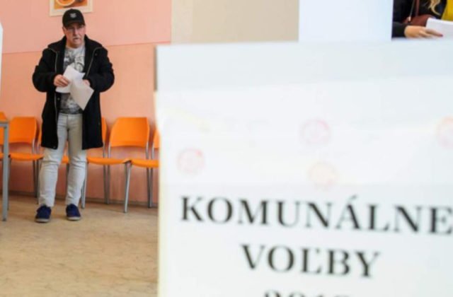 Súhlasili by Slováci s posunutím termínu komunálno-župných volieb? Verejnosť je v tejto otázke rozdelená