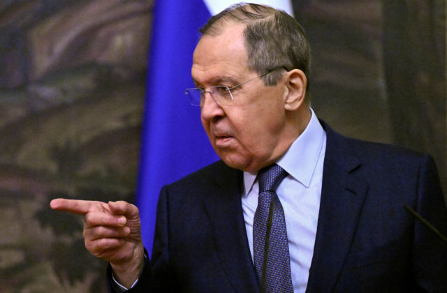 Lavrov zrušil svoju cestu do Srbska, ruská diplomacia si ešte neosvojila teleportáciu
