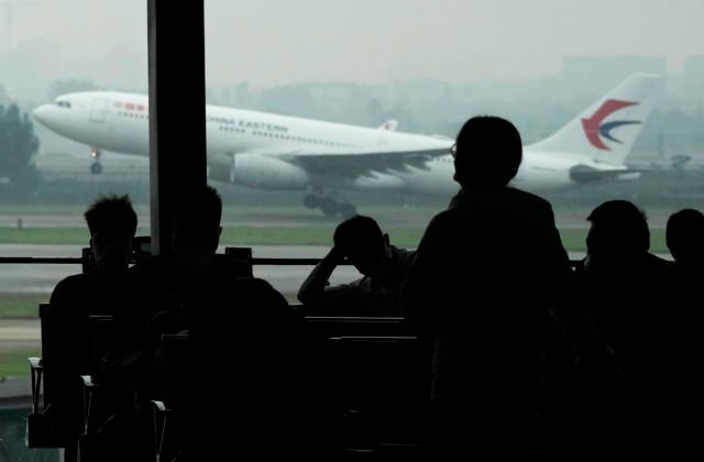 Vyšetrovanie havárie Boeingu v Číne pokračuje, do krajiny pricestujú americkí vyšetrovatelia