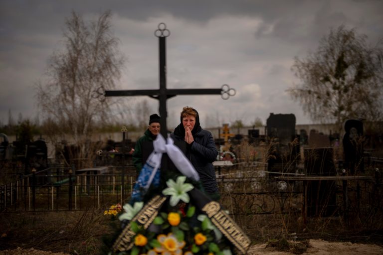 Počas vojny na Ukrajine oficiálne zahynulo takmer 2-tisíc civilistov, sú medzi nimi aj stovky detí