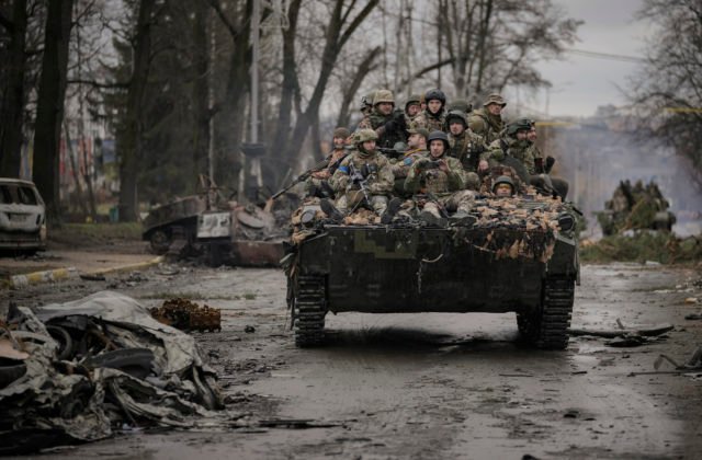Ukrajina a Rusko sa v nedeľu nedohodli na evakuačných koridoroch