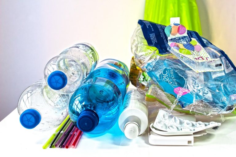 9 nápadov ako zrecyklovať plastovú fľašu