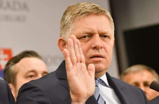 Slováci nie sú Zelenského sluhovia, odkázal ukrajinskému prezidentovi Fico