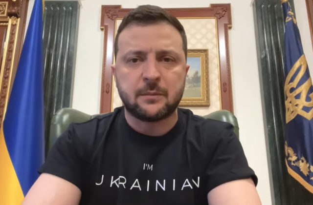 Oslobodenie Ukrajiny je podľa Zelenského každým dňom bližšie, útok na Mikolajiv považuje za prejav slabosti Rusov (video)