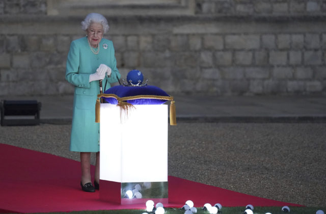 Kráľovná Alžbeta II. sa nezúčastnila ďakovnej omše k jej platinovému jubileu, mala zdravotné ťažkosti
