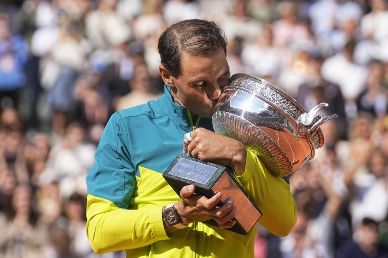 Nadal sa stal najstarším víťazom Roland Garros, vo finále dal Ruudovi aj kanára (video)