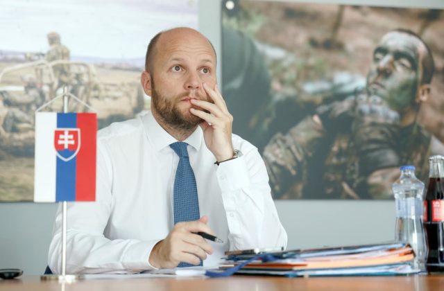 Slovensko je piate vo vojenskej pomoci Ukrajine, podľa Naďa sa musia ubrániť novodobému Hitlerovi z Moskvy