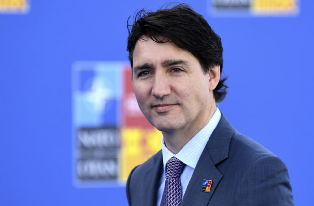 Premiér Trudeau oznámil, že Kanada zvýši svoju vojenskú prítomnosť v jednej z európskych krajín