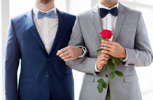 Homosexuálne páry vo Švajčiarsku majú dôvod na radosť, v krajine povolia sobáše rovnakého pohlavia