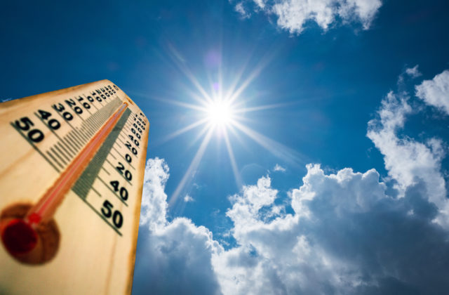 Teploty sa v nedeľu opäť vyšplhajú k 34 stupňov Celzia, nezabudnite dodržiavať pravidelný pitný režim