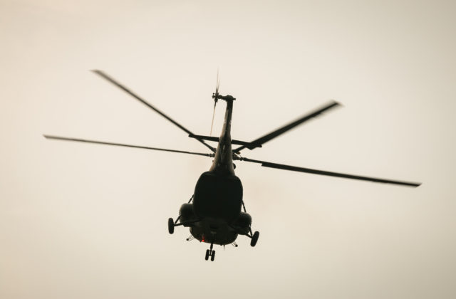 ÚVO nariadil zrušiť tender na nákup nových vrtuľníkov. Ministerstvu nepriamo odporučilo obchádzať protiruské sankcie