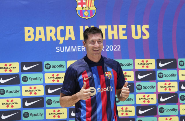 Lewandowski je už oficiálne hráčom FC Barcelona a s novým tímom má smelé plány (video)