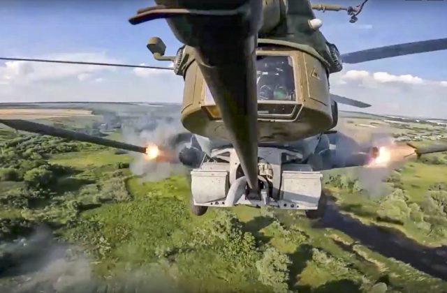 Ruská armáda si na Ukrajine zostrelila vlastný vrtuľník za 16 miliónov dolárov