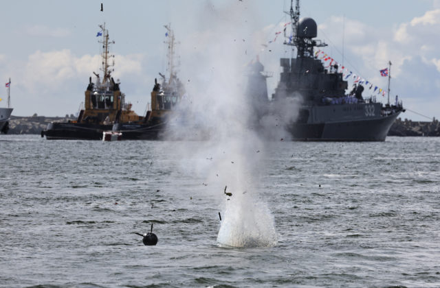 Dron zasiahol sídlo Čiernomorskej flotily v Sevastopole, hlásia zranených a zrušili aj oslavy Dňa námorníctva