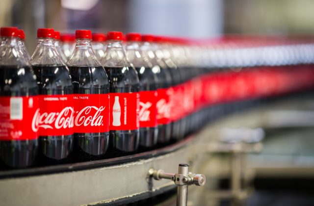Spoločnosť Coca-Cola HBC Česko a Slovensko navýšila od júla mzdy v priemere o 6 %