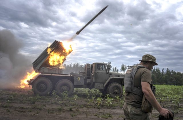 Ukrajinská armáda pokračuje v útokoch na ruské sily v Chersonskej oblasti
