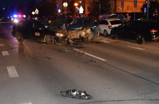 Opitý taxikár spôsobil v Poprade hromadnú nehodu a zničil niekoľko áut, v nemocnici podľahol zraneniam