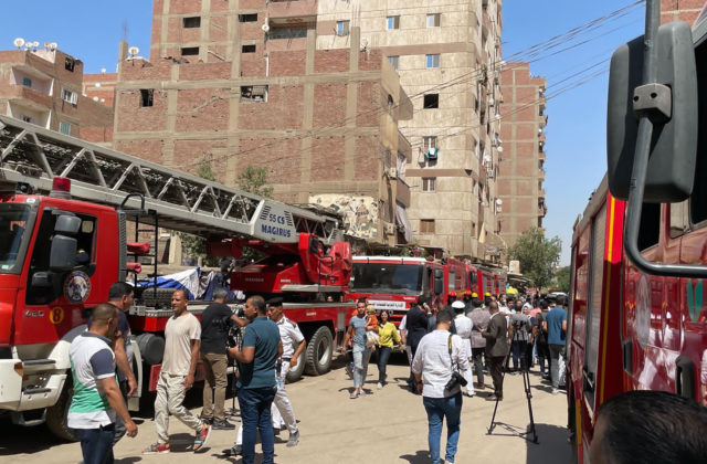 Počas omše sa kostolom v Káhire začali šíriť plamene, požiar usmrtil najmenej 41 ľudí